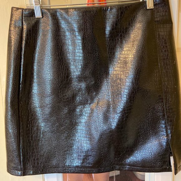 Black Pleather Mini Skirt - Picture 1 of 3